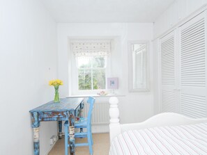 Dining - Cobb Cottage (St Austell)