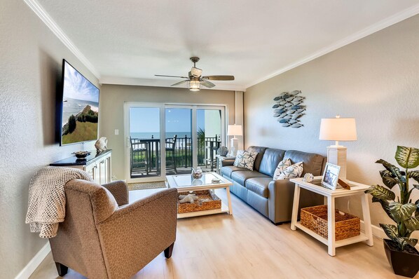 Condo, 1 King Bed (Land's End 6-302 Beach Front - Premie) | Living area | TV