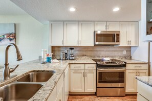 Condo, 1 King Bed with Sofa bed (Land's End 6-303 Beach Front - Premie) | Private kitchen - Land's End 6-303 Beach Front - Premier (Treasure Island)