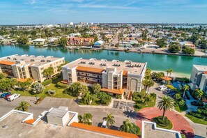 Appartement, 1 kingsize bed met slaapbank (Land's End 6-303 Beach Front - Premie) | Exterieur