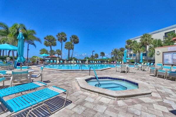 Appartement, 1 kingsize bed met slaapbank (Land's End 6-303 Beach Front - Premie) | Zwembad