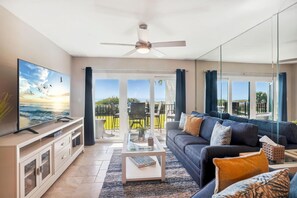 Condo, Multiple Beds (Land's End 7-203 Beach Front - Premie) | Living area