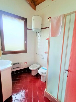 Bathroom - Studio with balcony and air conditioning (Isola di Albarella)