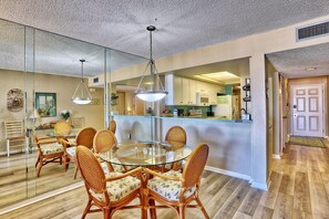 Appartement, 1 kingsize bed met slaapbank (Land's End 7-204 Beach Front) | Dineren