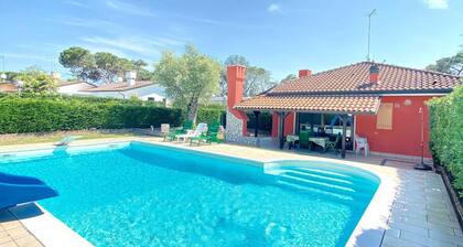 Holiday home Single villa with swimming pool