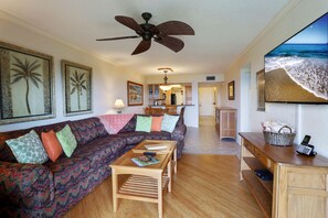 Appart'hôtel, plusieurs lits (Land's End 7-304 Beach Front - Premie) | Coin séjour