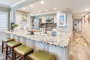 Condo, 1 King Bed with Sofa bed (Land's End 7-306 Beach Front - Premie) | Private kitchen - Land's End 7-306 Beach Front - Premier (Treasure Island)