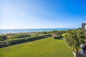 Condo, 1 King Bed with Sofa bed (Land's End 7-402 Beach Front - Premie) | Property grounds - Land's End 7-402 Beach Front - Premier (Treasure Island)