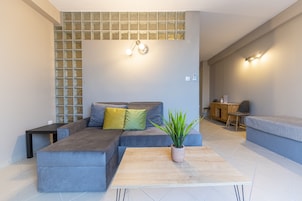 Apartamento Deluxe | Cortinas opacas y sistema de insonorización