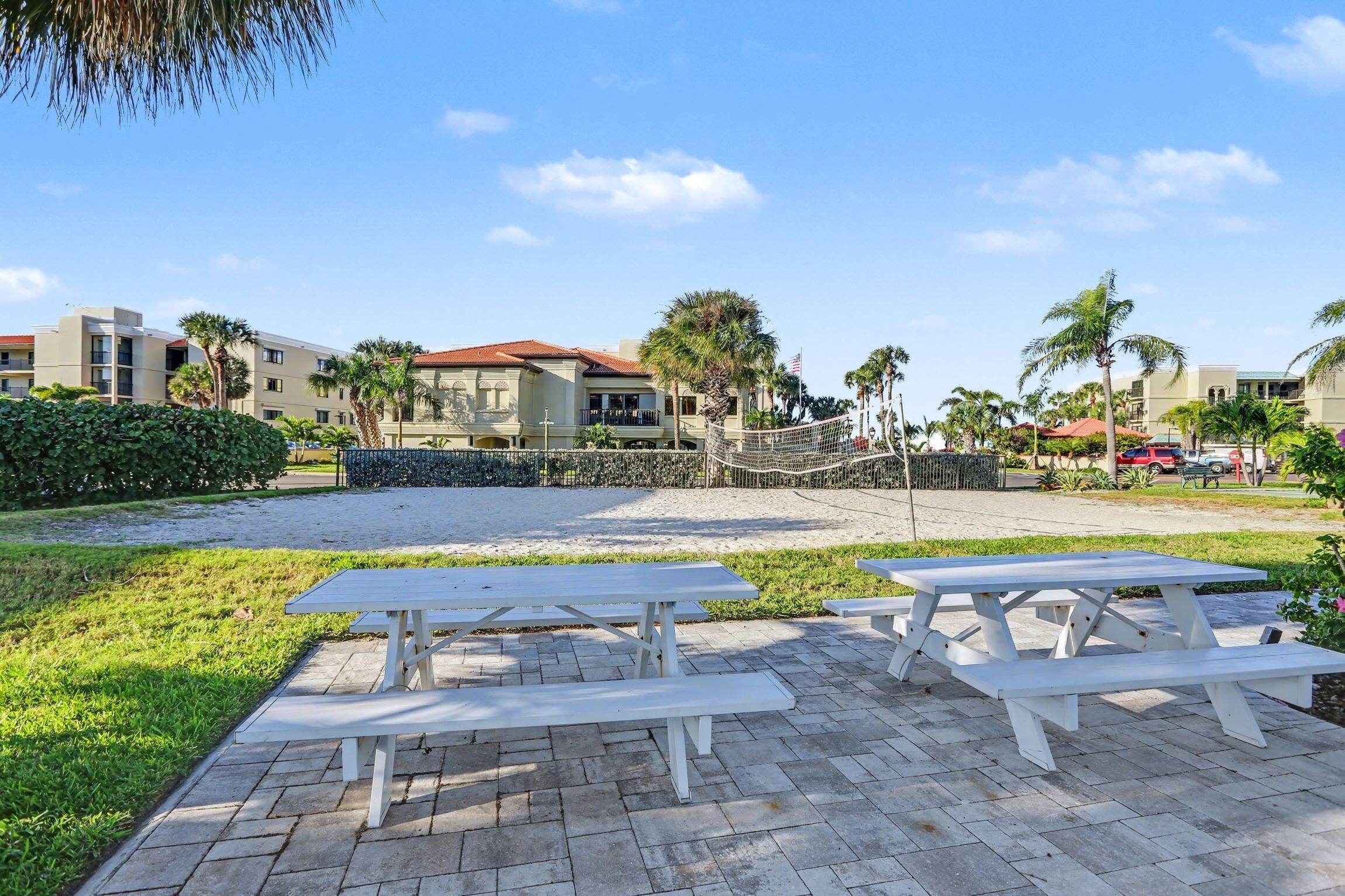 Condo, Multiple Beds (Land's End 8-401 Beach Front) | Outdoor dining