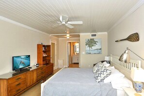 Condo, 1 King Bed (Land's End 8-403 Beach Front - Premie) | 2 bedrooms, WiFi - Land's End 8-403 Beach Front - Premier (Treasure Island)