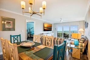 Condo, 1 King Bed (Land's End 9-304 Beach Front - Premie) | Dining - Land's End 9-304 Beach Front - Premier (Treasure Island)
