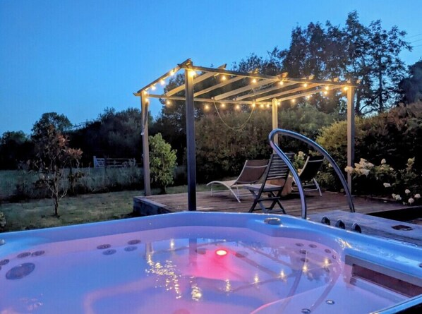 Bain à remous extérieur