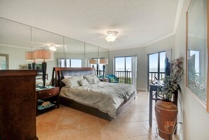 公寓客房, 多張床 (Land's End 9-404 Beach Front - Premie) | 2 間睡房、Wi-Fi