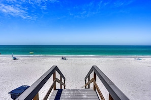 Condo, Multiple Beds (Land's End 9-404 Beach Front - Premie) | Beach | On the beach