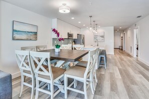 Condo, varias camas (Madeira Del Mar 305) | Restaurantes