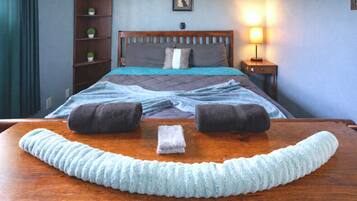 4 Schlafzimmer, Schreibtisch, Bügeleisen/Bügelbrett, Reisekinderbett