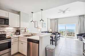 コンドミニアム ベッド (複数台) (Madeira Bay Resort I 1504) | 専用キッチン | オーブン