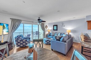 Condo, Multiple Beds (Oceanside 302) | Living area