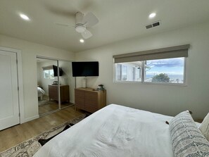 4 habitaciones, escritorio, tabla de planchar con plancha y wifi