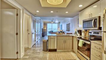 Condo, Multiple Beds (Oceana 204 East) | Private kitchen
