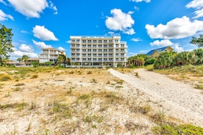 Condo, várias camas (Oceana 202 West) | Fachada