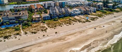 Casa, varias camas (Pelican Pointe 2A) | Playa | En la playa