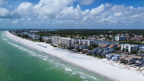 Pelican Pointe 2A