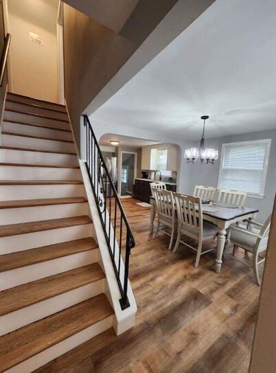 Cozy & Roomy 3BR 8-9min to Buffalo Bills or Downtown