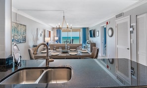 Condo, varias camas (Sand Castle II #2601 - Premier) | Restaurantes