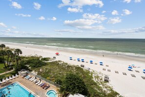 Leilighet, flere senger (Sand Castle 2703) | Strand | På stranden