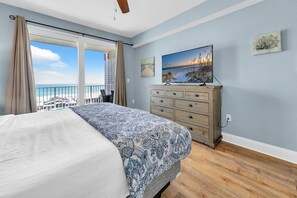 2 bedrooms, free WiFi, bed sheets - Ocean View Condo-Laketown Wharf 827: 2Bd/2Bth+Bunkroom / 5 Pools / Private Beach (Panama City Beach)