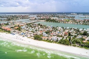 Hus - flere senge (Sunset Beach House 3BR) | Strand | På stranden