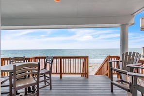 Casa, varias camas (Serenity By The Sea) | Restaurante al aire libre