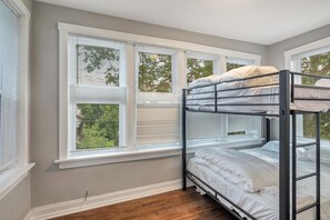 Apartamento, 3 habitaciones | 4 dormitorios, tabla de planchar con plancha, wifi gratis y ropa de cama