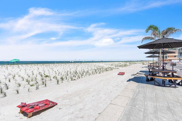 Condo, varias camas (Sunset Chateau 506 - Premier) | Playa | En la playa 