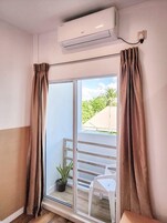 Quarto casal ou duplo | Cofres nos quartos, individualmente mobiliados, escrivaninha