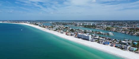 Condo, 1 cama King size (Sunset Chateau 511) | Playa | En la playa