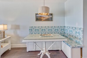 Appartamento, 1 letto king (Sunset Chateau 511) | Interni