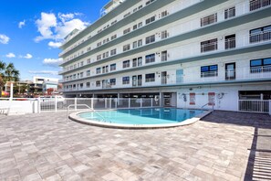 Appartamento, 1 letto king (Sunset Chateau 511) | Piscina