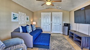 Unclassified image, 5 of 172, button - Seaclusion Beach Townhome (Redington Shores)