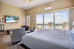 House, Multiple Beds (Seaclusion Beach Townhome) | 4 bedrooms, WiFi - Seaclusion Beach Townhome (Redington Shores)