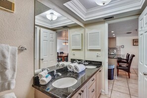 Condo, várias camas (Sand Dollar 107) | Parte interna