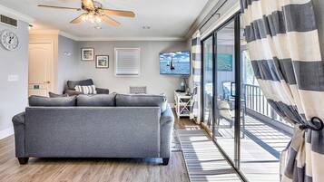 House, Multiple Beds (Sea Shell 14 - Premier) | Living area