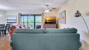 House, Multiple Beds (Sea Shell 24) | Living area | TV