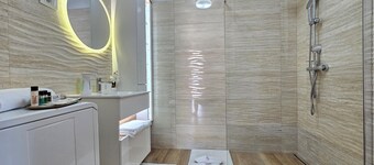 Modern Istrian Holidayhouse with big garden, family & Pet-friendly