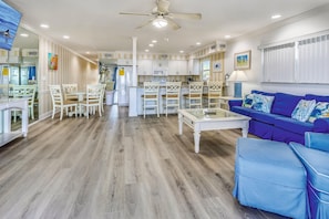 Living area - Sunset Villas 1 (Redington Shores)