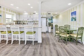 Condo, 1 King Bed (Sunset Villas 2) | Private kitchen - Sunset Villas 2 (Redington Shores)