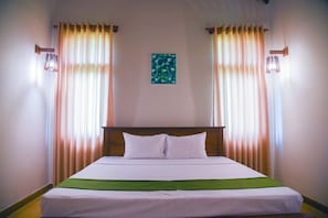 Soundproofing, iron/ironing board, free WiFi, bed sheets - Villa Mandari (Dharga Town)