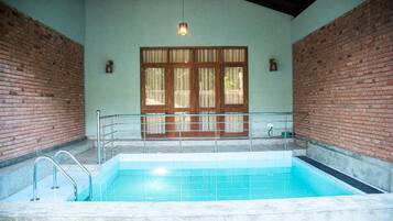 Soundproofing, iron/ironing board, free WiFi, bed sheets